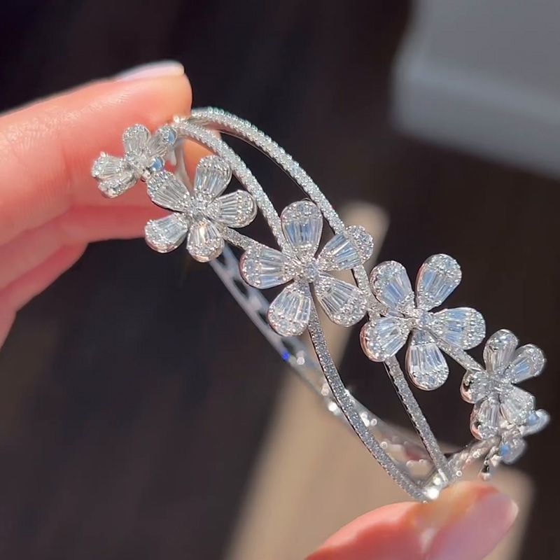 Beautiful Handmade Floral Design in Sterling Silver