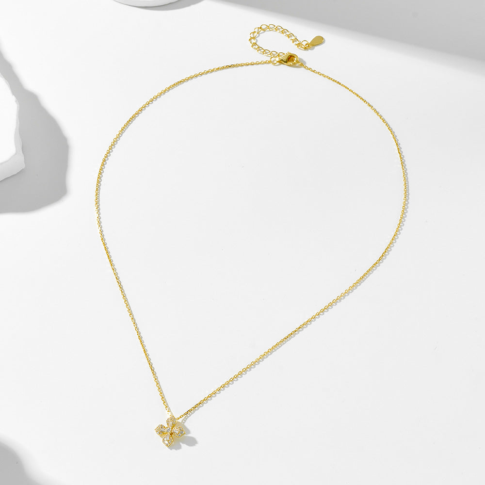 Clover Flower Design Necklace in Sterling Silver