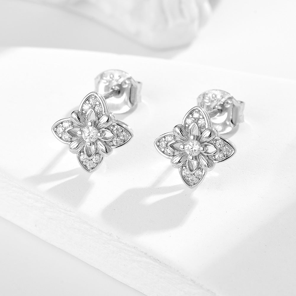 Clover Design Stud Earrings in Sterling Silver
