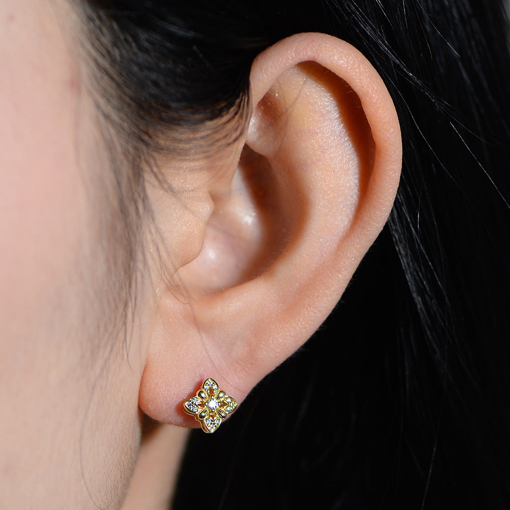 Clover Design Stud Earrings in Sterling Silver