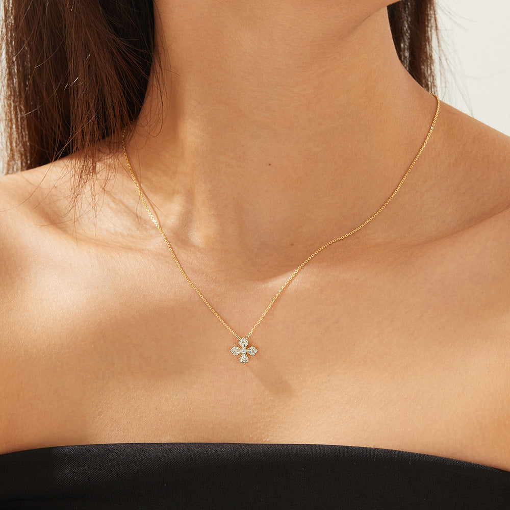 Clover Flower Design Necklace in Sterling Silver