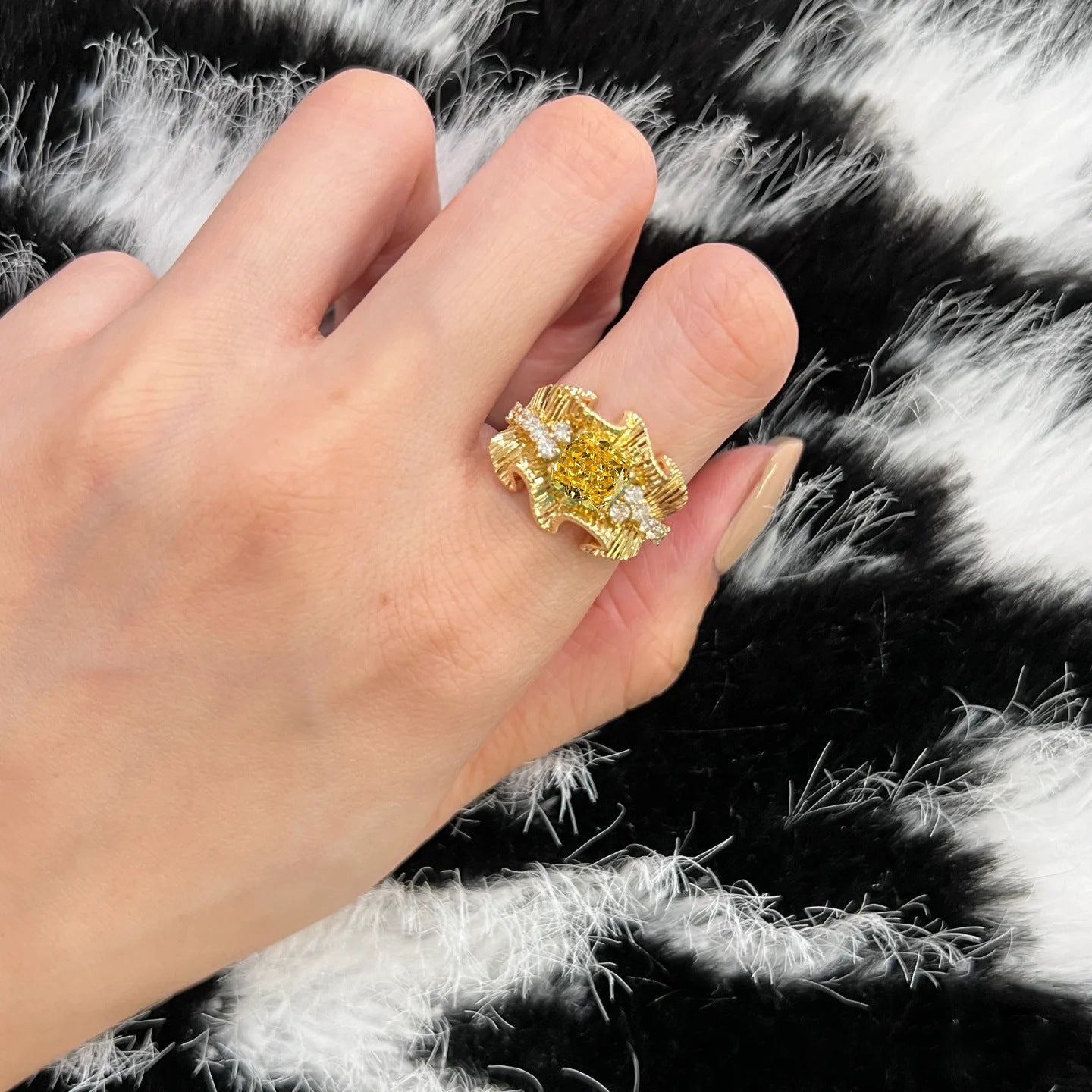Luxe Pleated Ribbon Ring with Yellow Stone