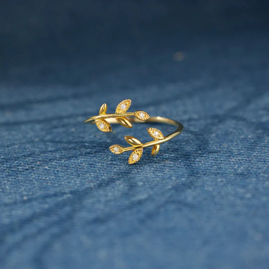 Chic Leaf Design Sterling Silver Band
