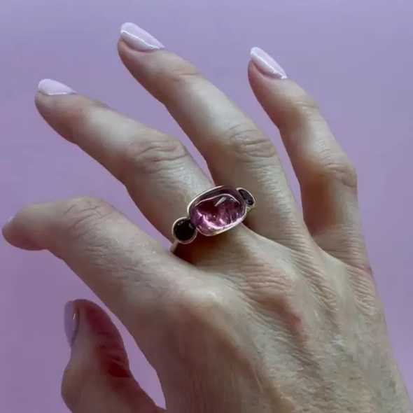 9.68ctw Cabochon Cut Pink Tourmaline Scallop Ring