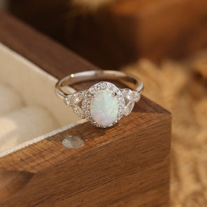 Luxury Halo Opal Design Silver Ring