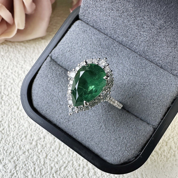 Elegant 2.2ct Emerald Green pear cut Engagement Ring