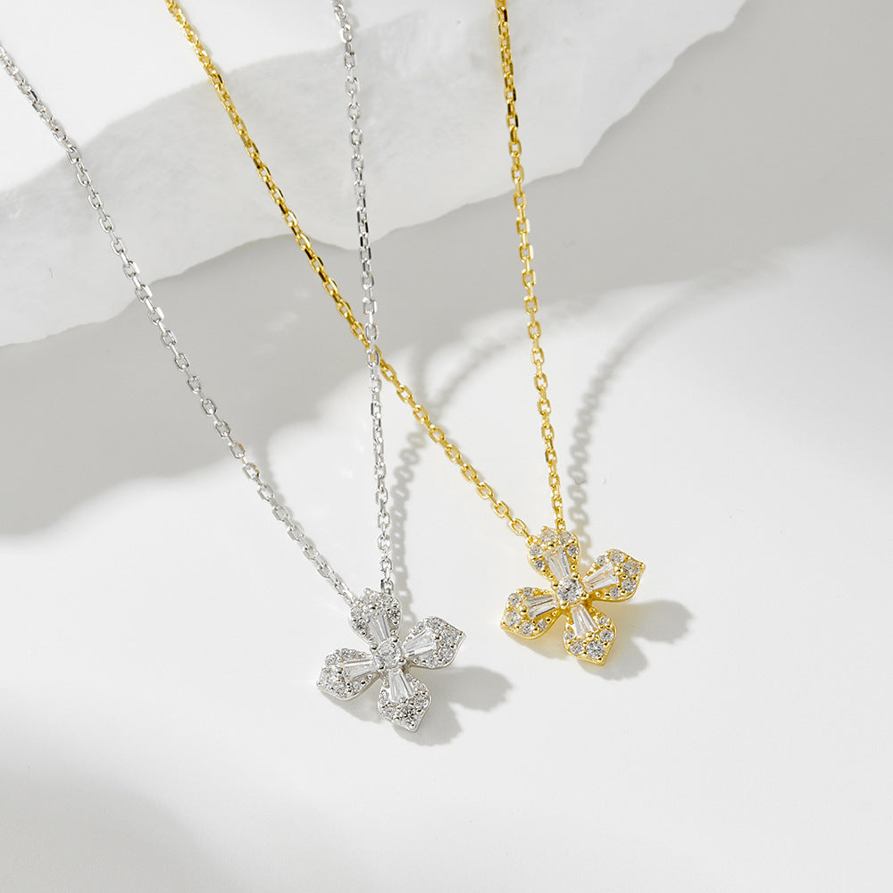 Clover Flower Design Necklace in Sterling Silver