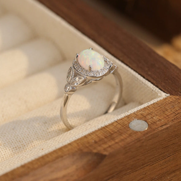 Luxury Halo Opal Design Silver Ring