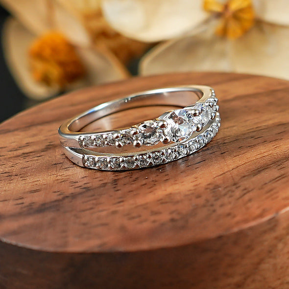 New Design Round Cut Sterling Silver Wedding Band