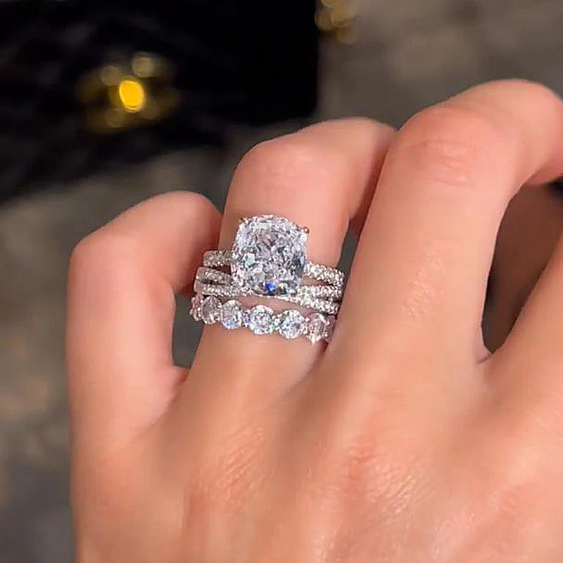 Wedding bands 2025 for cushion cut